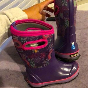 Girls sz 11 BOGS in great shape for winter! Cute purple pink w floral accent